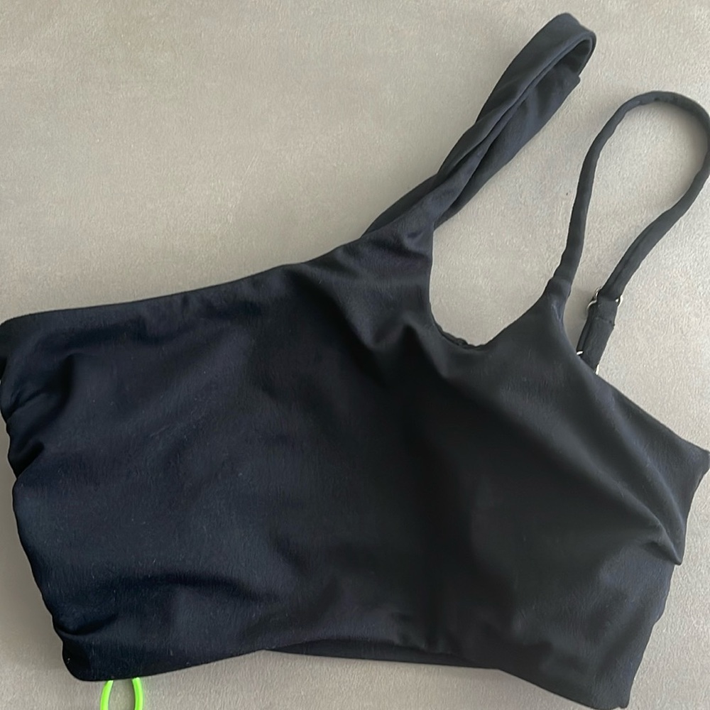 Bombshell sportswear toggle bra